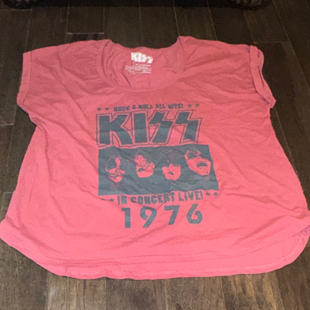 Kiss Coral Concert Tee XL